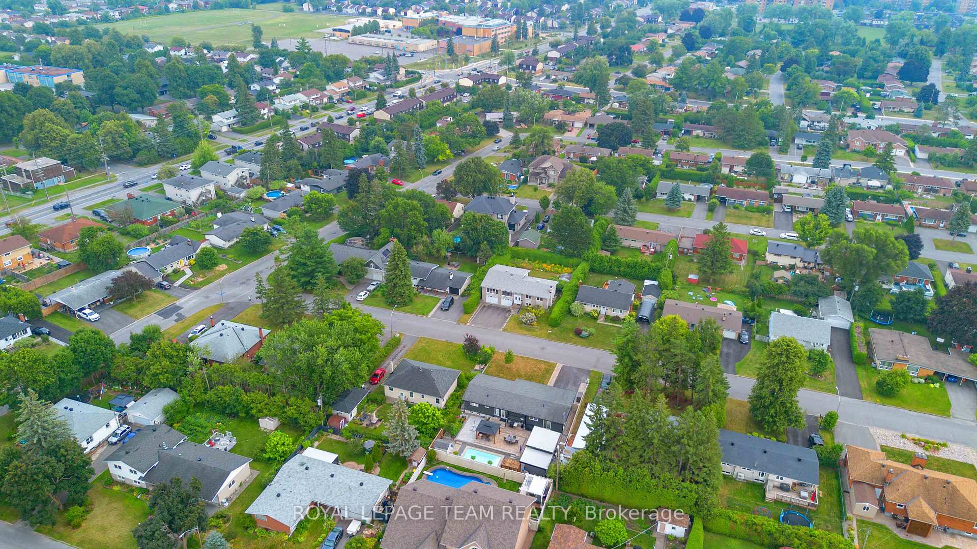 Photo 34 of 8 Oakwood Avenue, Ottawa, City View/Skyline/Fisher Heights/Parkwood Hills — HOMEH