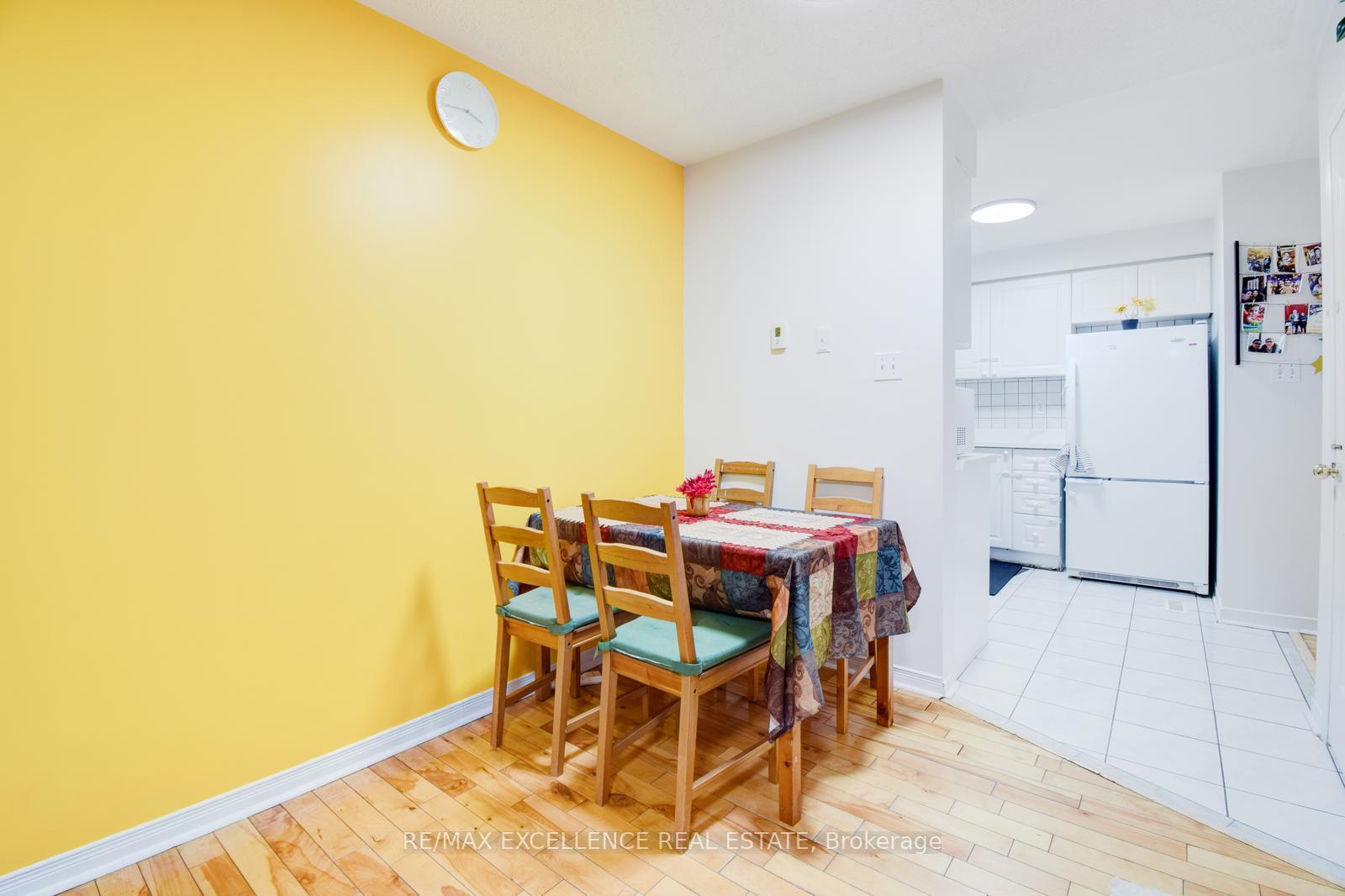 Photo 13 of 54 Whiteface Crescent, Brampton, Fletcher's Meadow — HOMEH
