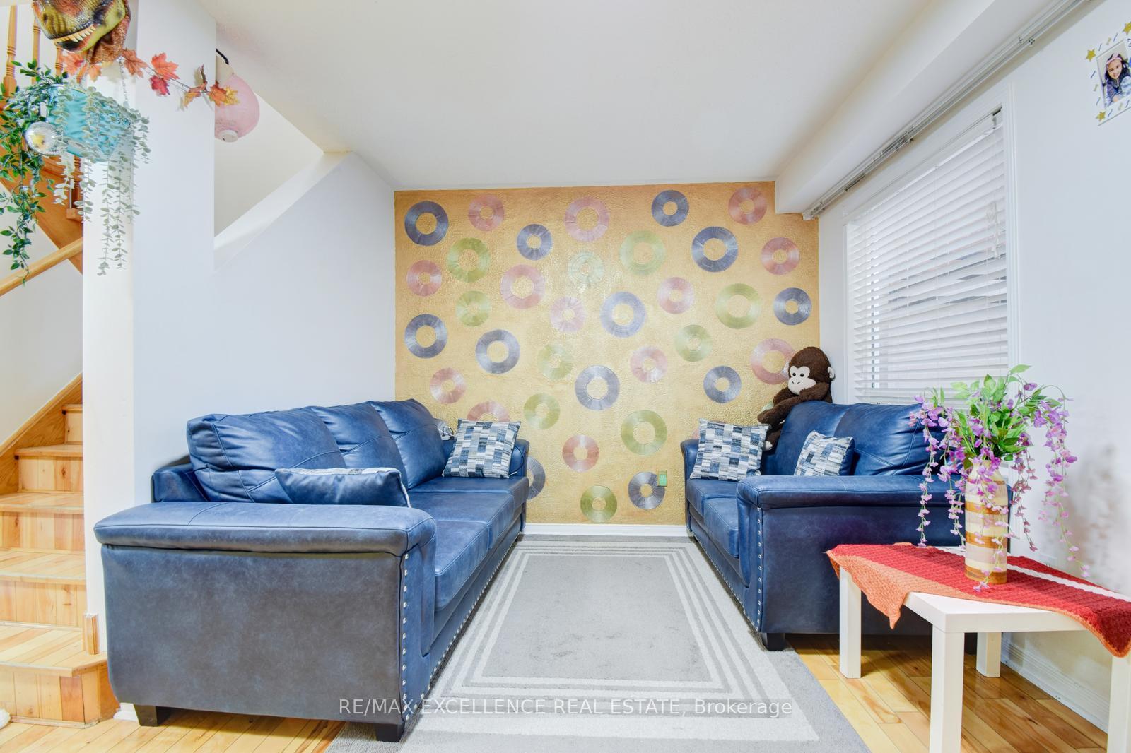 Photo 16 of 54 Whiteface Crescent, Brampton, Fletcher's Meadow — HOMEH