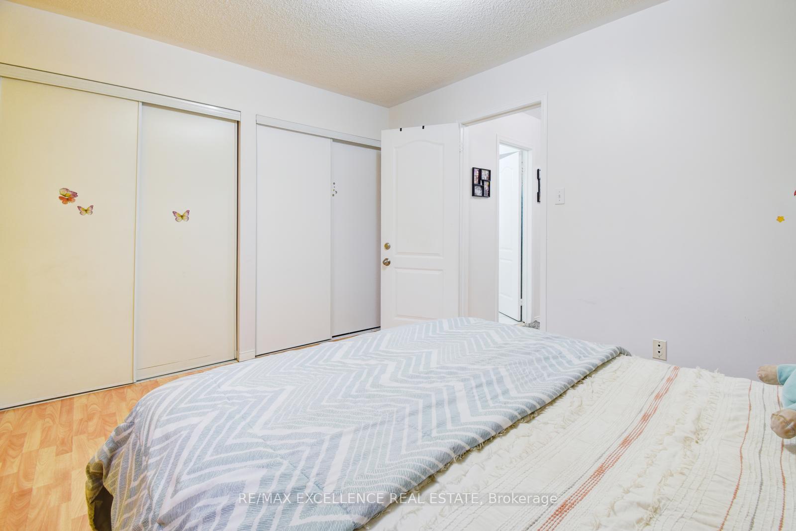 Photo 25 of 54 Whiteface Crescent, Brampton, Fletcher's Meadow — HOMEH