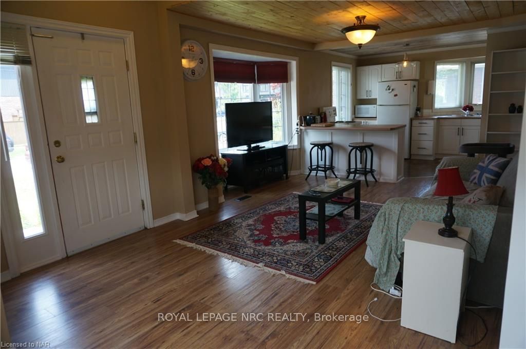 Photo 4 of 62 Cecil Street, St. Catharines, Lakeport — HOMEH
