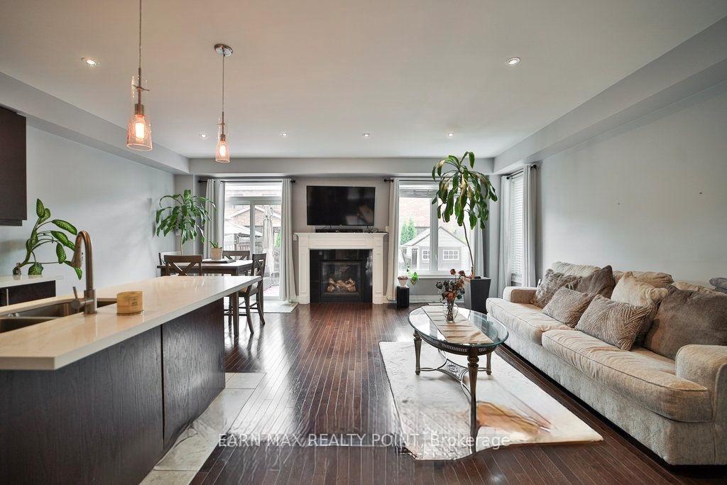Photo 2 of Unit (UPPER), 64 Andretti Crescent, Brampton, Credit Valley — HOMEH