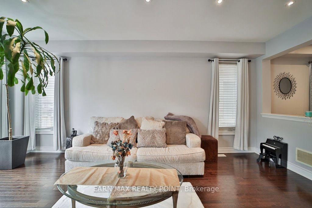 Photo 7 of Unit (UPPER), 64 Andretti Crescent, Brampton, Credit Valley — HOMEH