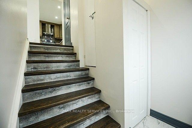 Photo 3 of 47 Horne Drive, Brampton, Brampton North — HOMEH
