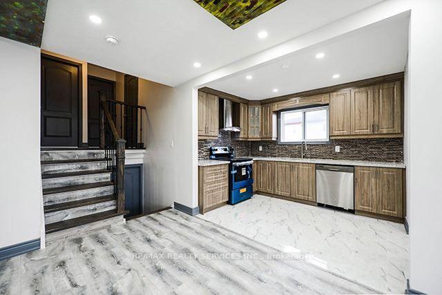 Photo 7 of 47 Horne Drive, Brampton, Brampton North — HOMEH
