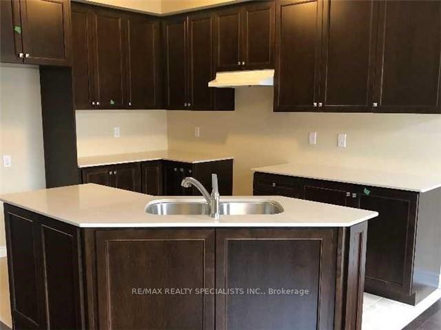 Photo 2 of 21 Military Crescent, Brampton, Northwest Brampton — HOMEH