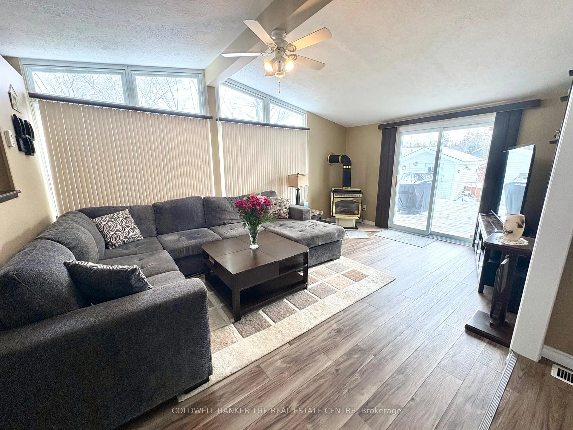 Photo 4 of 70 Topaz Street, Wasaga Beach — HOMEH