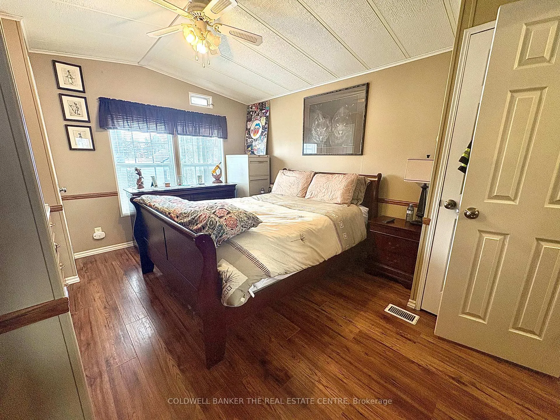 Photo 12 of 70 Topaz Street, Wasaga Beach — HOMEH