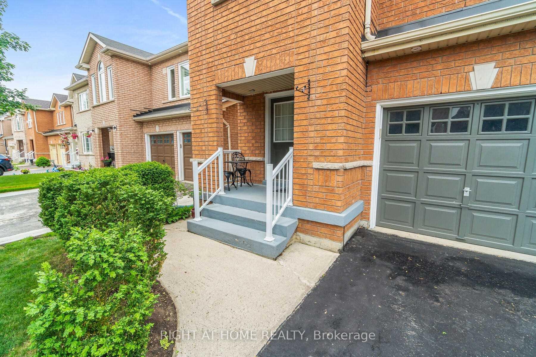 Photo 1 of 44 Echoridge Drive, Brampton, Northwest Brampton — HOMEH