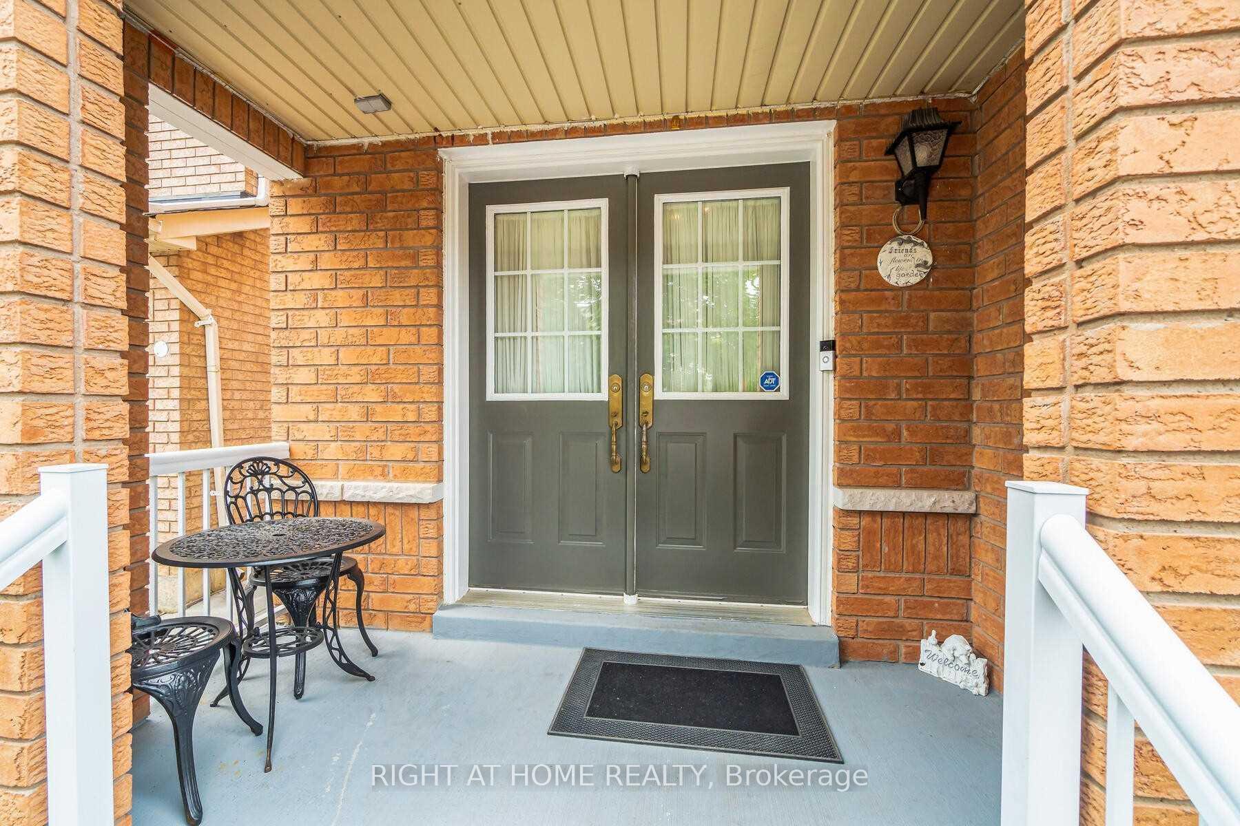 Photo 2 of 44 Echoridge Drive, Brampton, Northwest Brampton — HOMEH