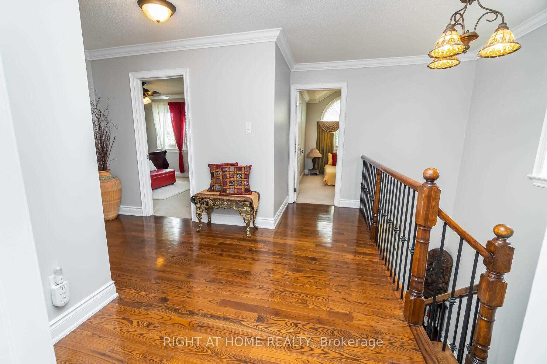Photo 16 of 44 Echoridge Drive, Brampton, Northwest Brampton — HOMEH