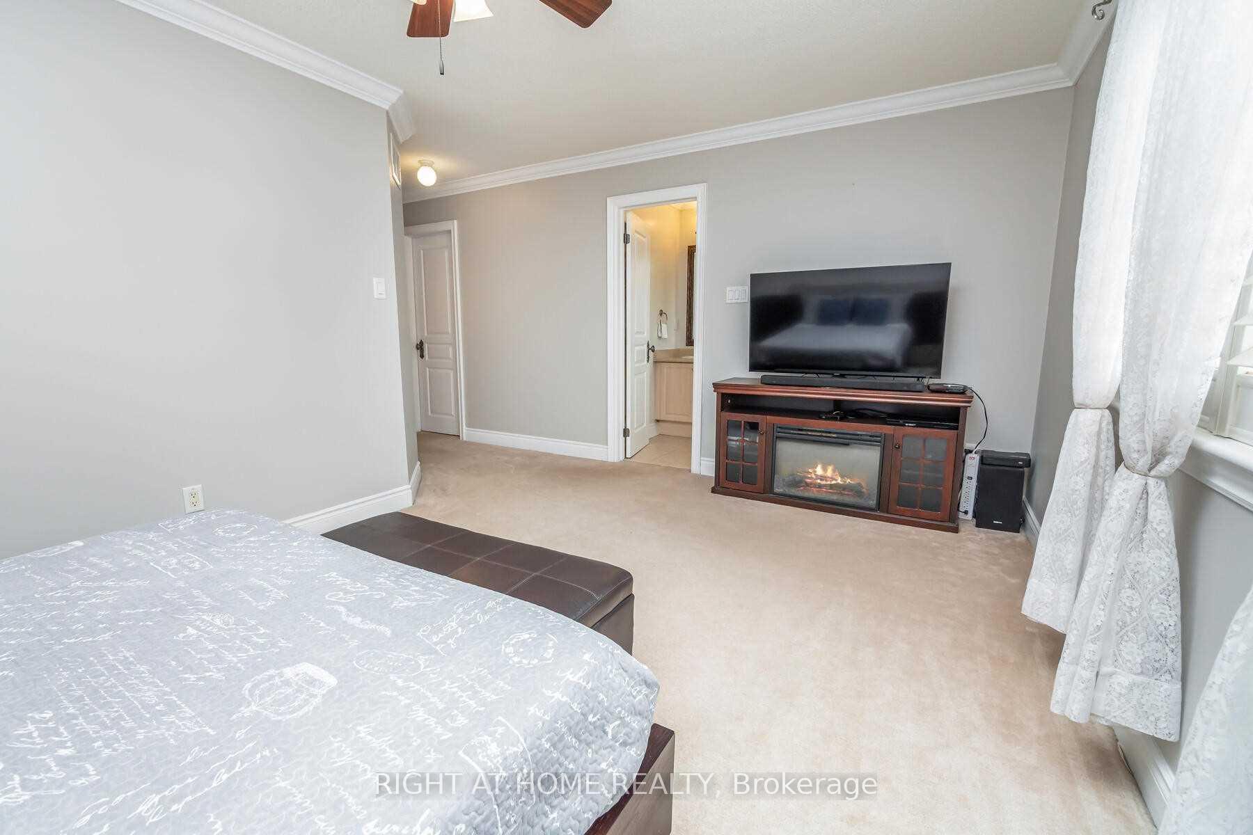 Photo 18 of 44 Echoridge Drive, Brampton, Northwest Brampton — HOMEH