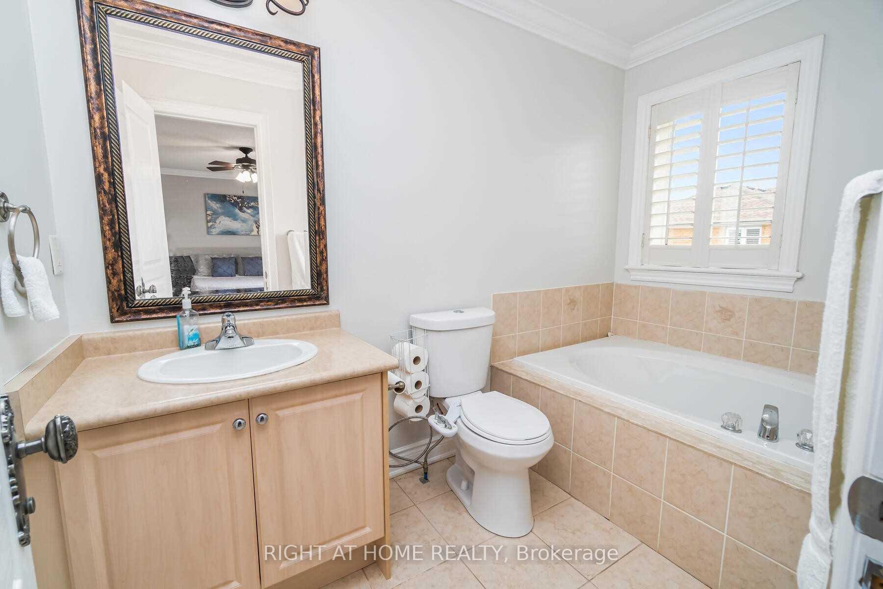 Photo 19 of 44 Echoridge Drive, Brampton, Northwest Brampton — HOMEH