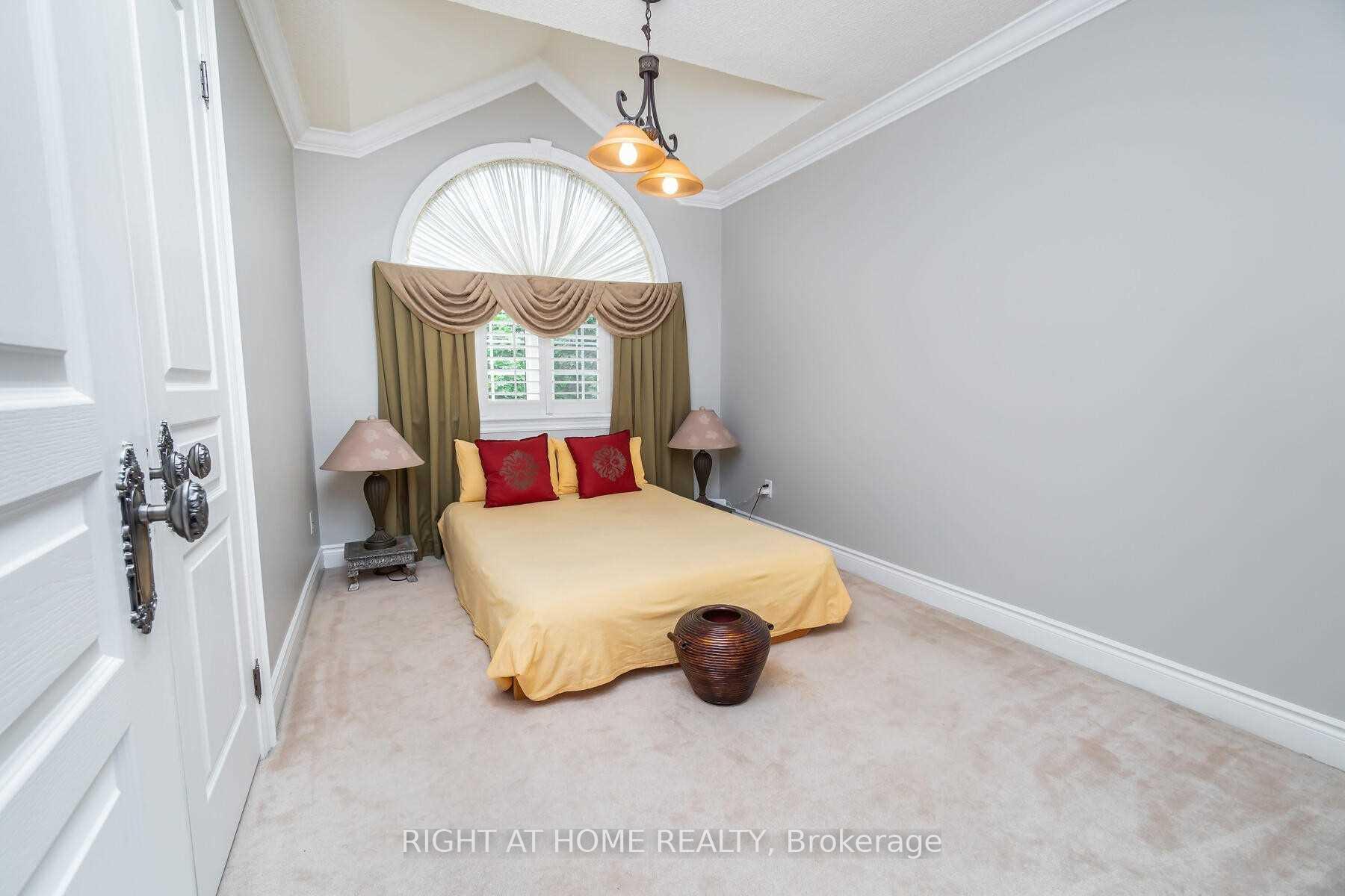 Photo 22 of 44 Echoridge Drive, Brampton, Northwest Brampton — HOMEH