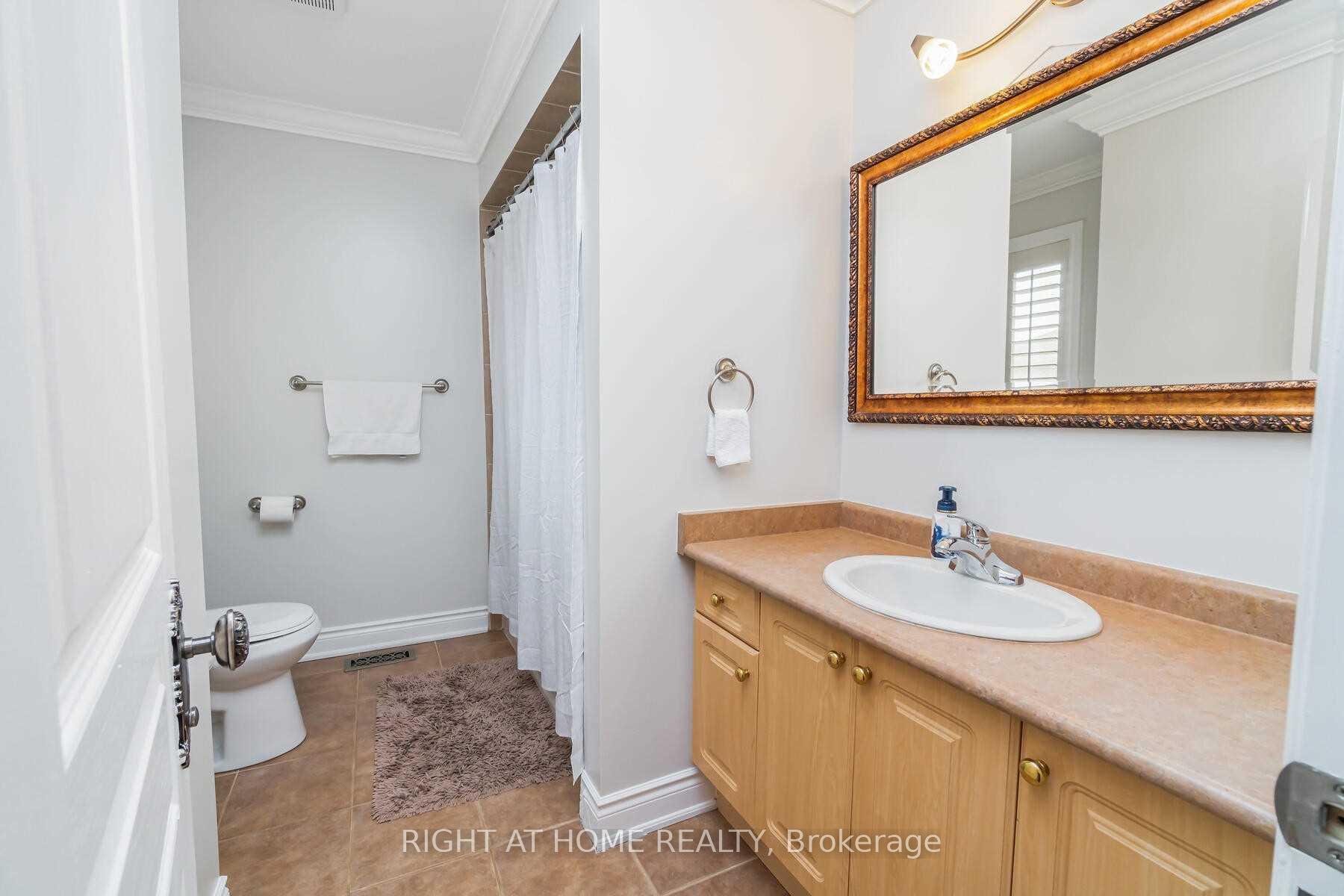 Photo 24 of 44 Echoridge Drive, Brampton, Northwest Brampton — HOMEH