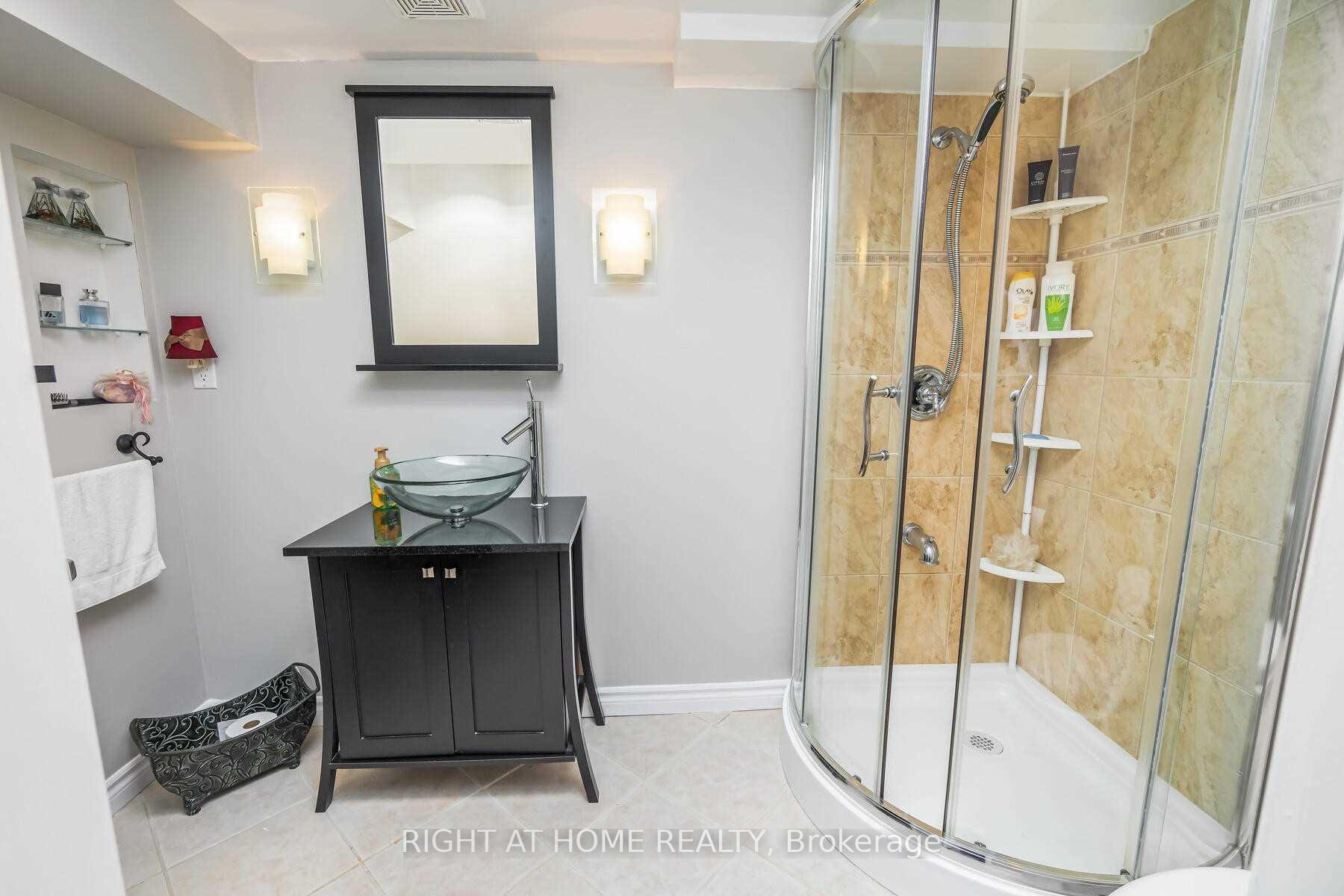 Photo 28 of 44 Echoridge Drive, Brampton, Northwest Brampton — HOMEH