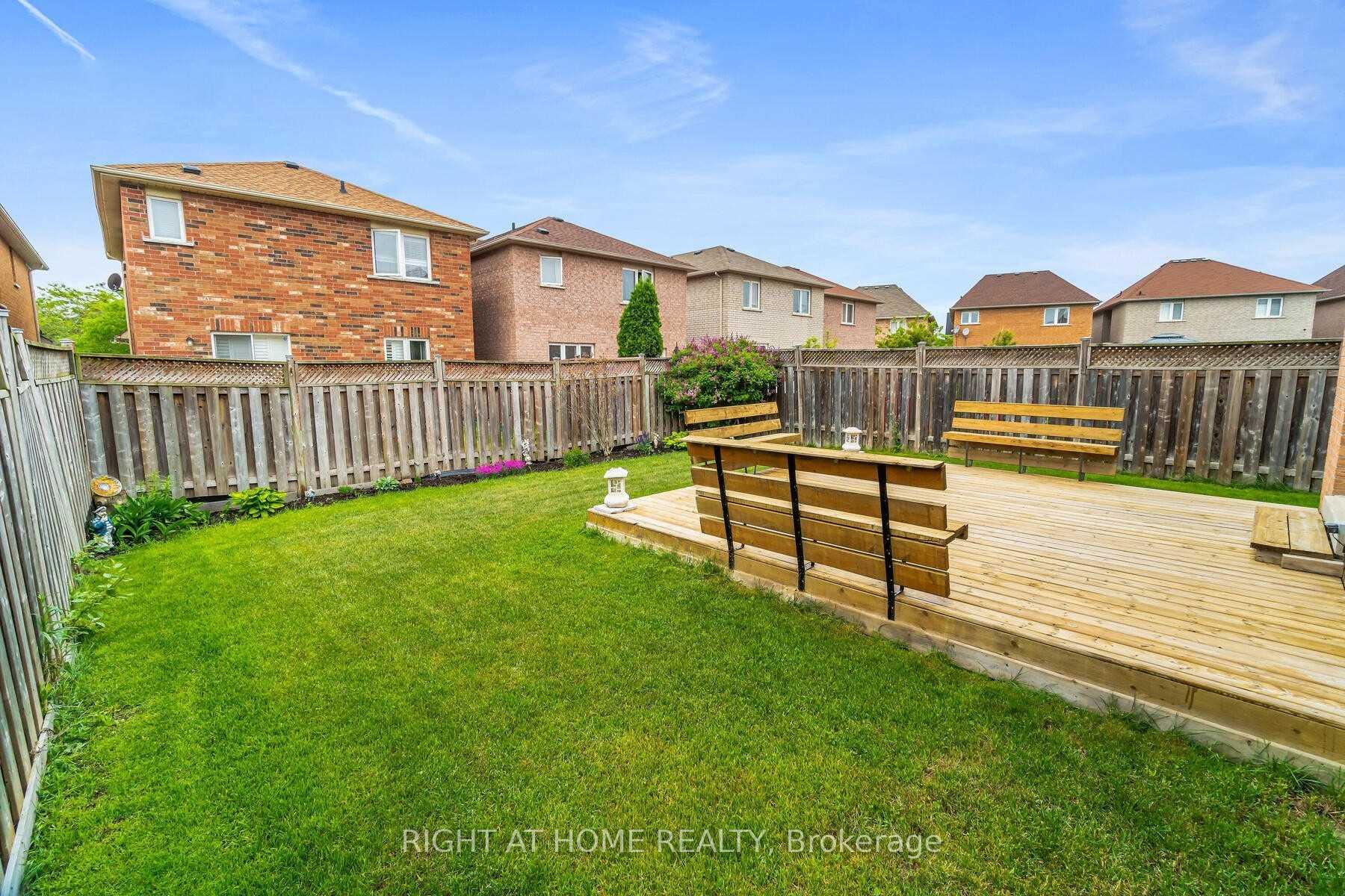 Photo 29 of 44 Echoridge Drive, Brampton, Northwest Brampton — HOMEH