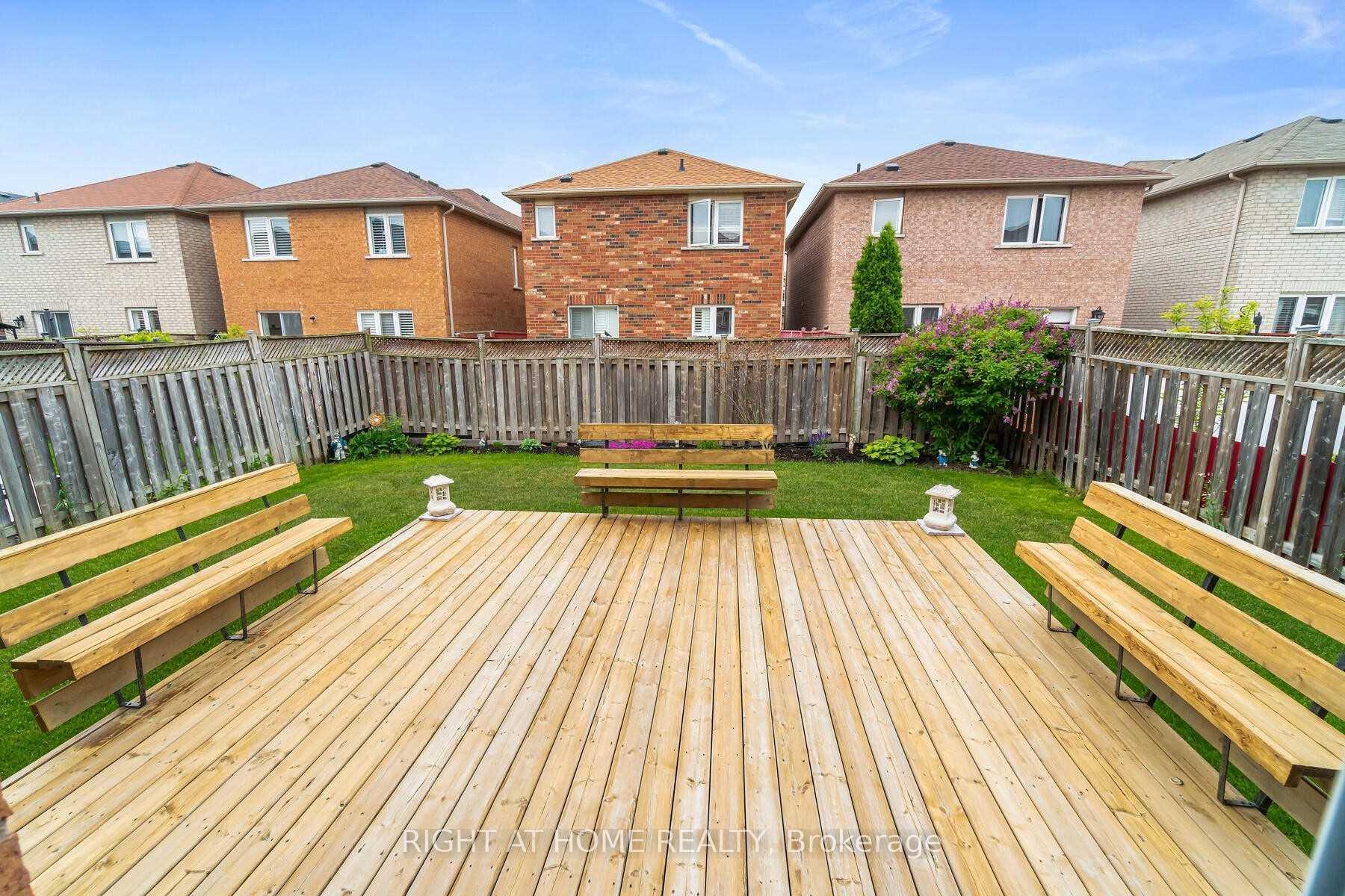 Photo 30 of 44 Echoridge Drive, Brampton, Northwest Brampton — HOMEH