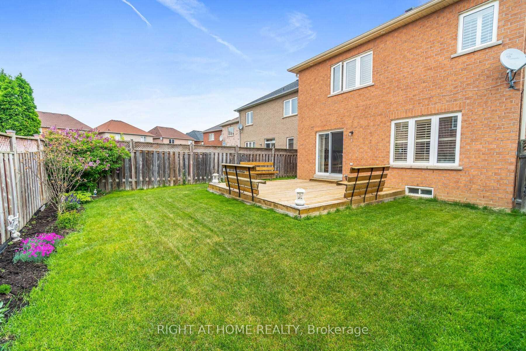 Photo 31 of 44 Echoridge Drive, Brampton, Northwest Brampton — HOMEH