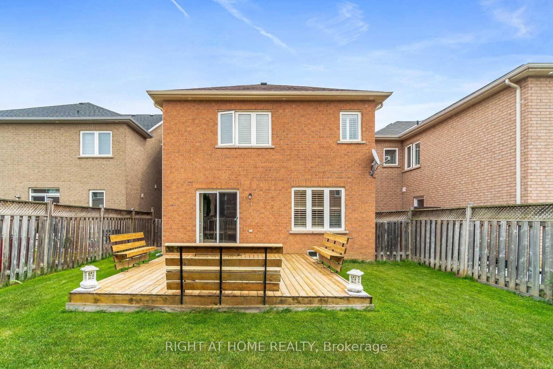 Photo 32 of 44 Echoridge Drive, Brampton, Northwest Brampton — HOMEH