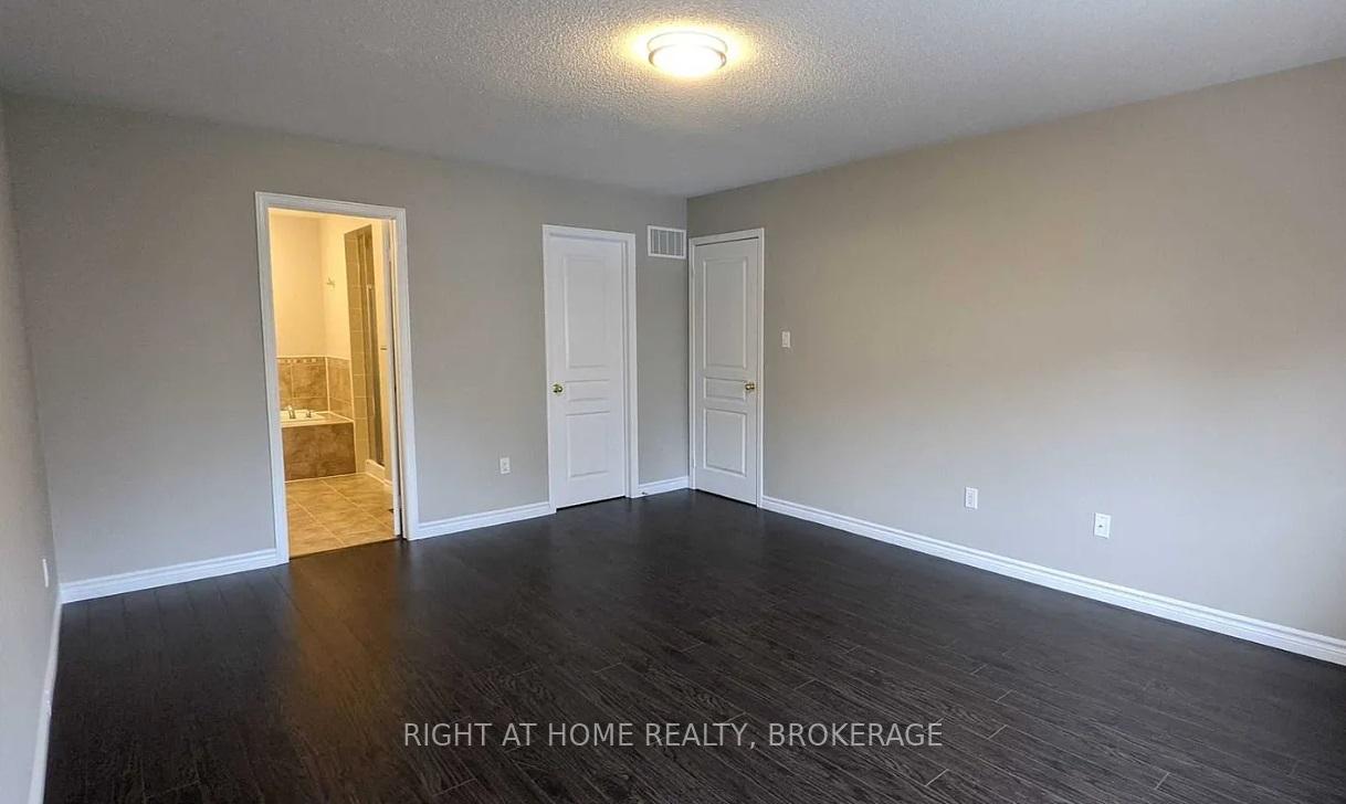 Photo 13 of 104 Bonnie Braes Drive, Brampton, Credit Valley — HOMEH