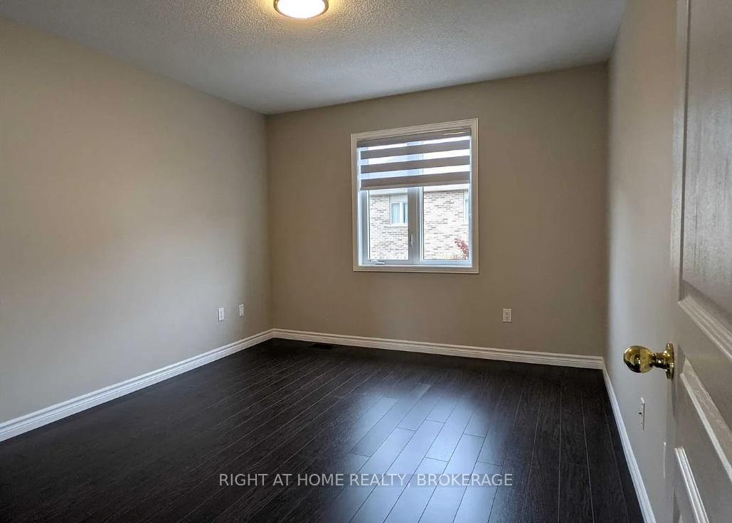 Photo 16 of 104 Bonnie Braes Drive, Brampton, Credit Valley — HOMEH