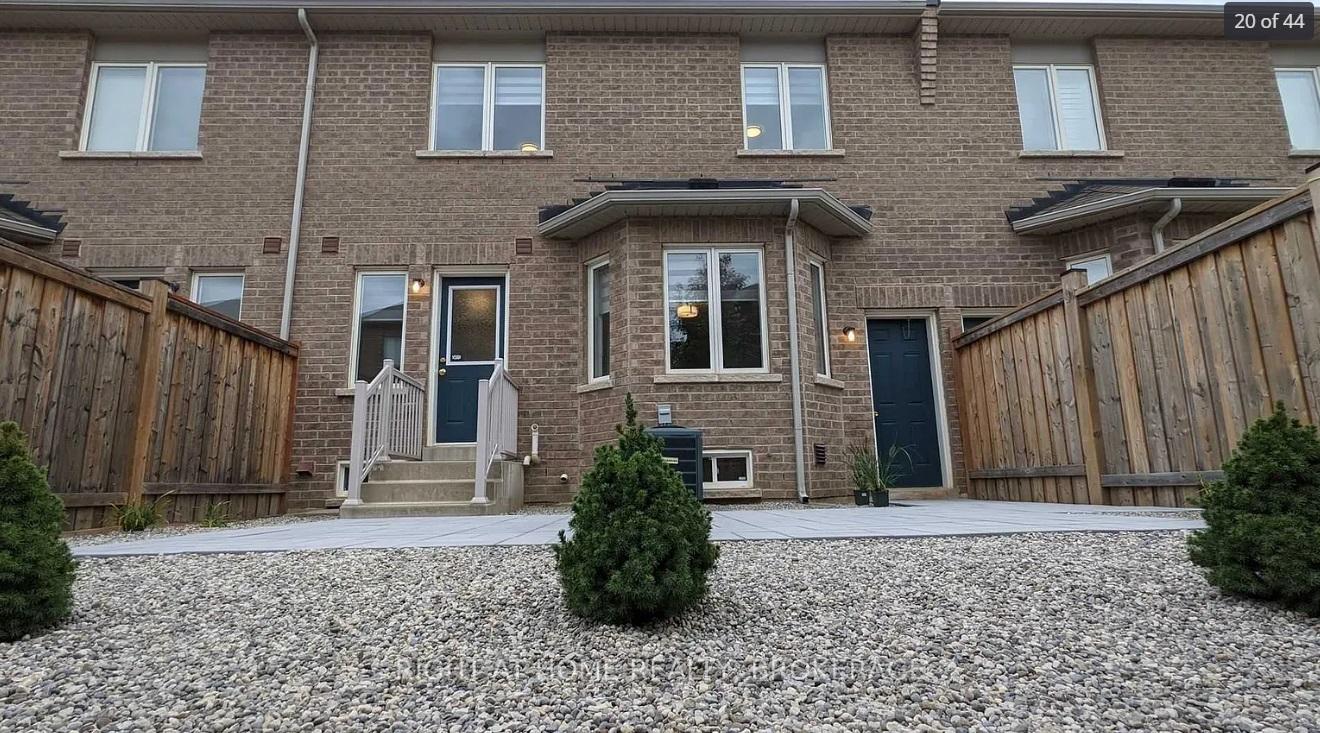 Photo 22 of 104 Bonnie Braes Drive, Brampton, Credit Valley — HOMEH