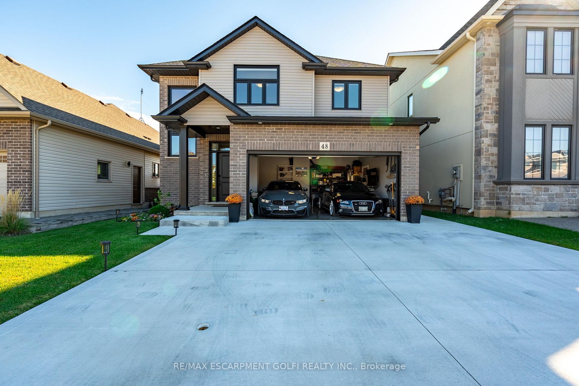 Photo 2 of 48 Berkshire Drive, St. Catharines, Carlton/Bunting — HOMEH