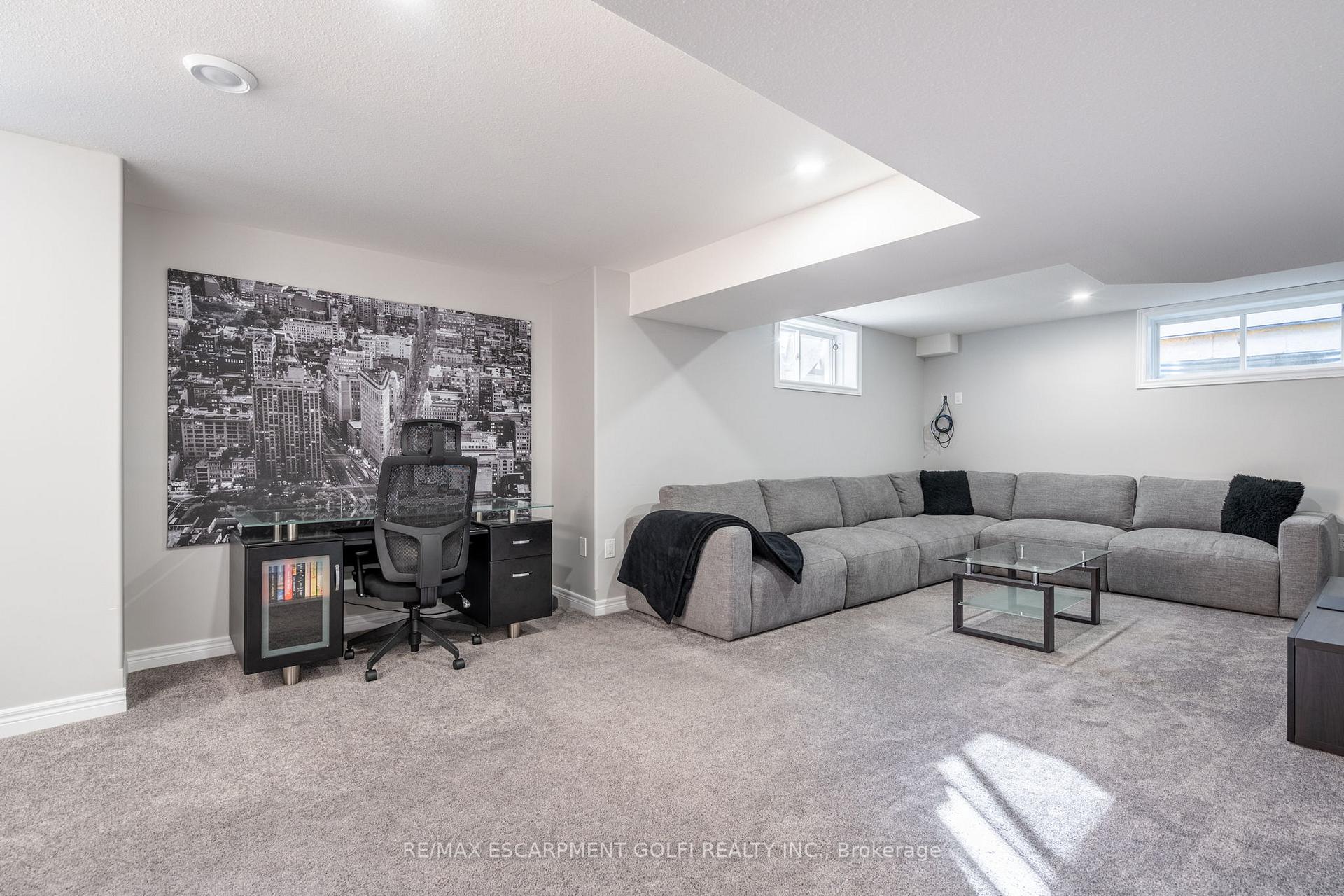 Photo 28 of 48 Berkshire Drive, St. Catharines, Carlton/Bunting — HOMEH