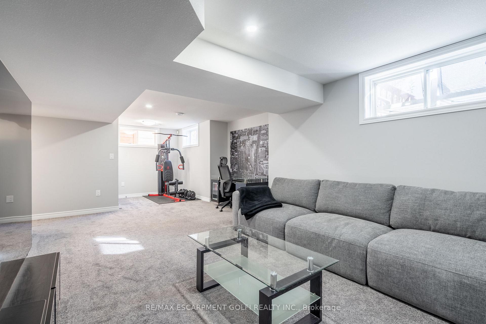 Photo 29 of 48 Berkshire Drive, St. Catharines, Carlton/Bunting — HOMEH