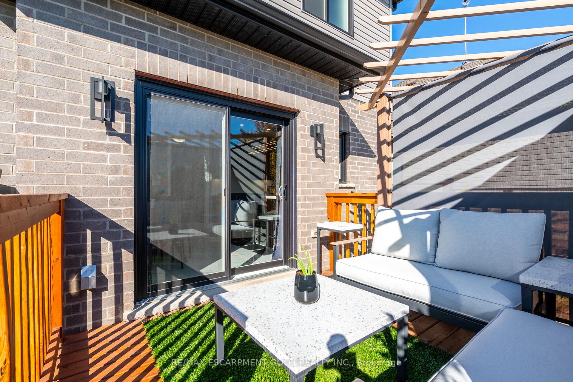 Photo 32 of 48 Berkshire Drive, St. Catharines, Carlton/Bunting — HOMEH