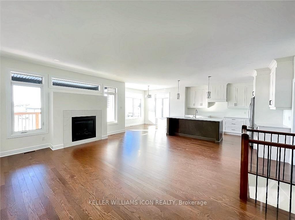 Photo 3 of 754 Meadowridge Circle, Ottawa, Carp — HOMEH