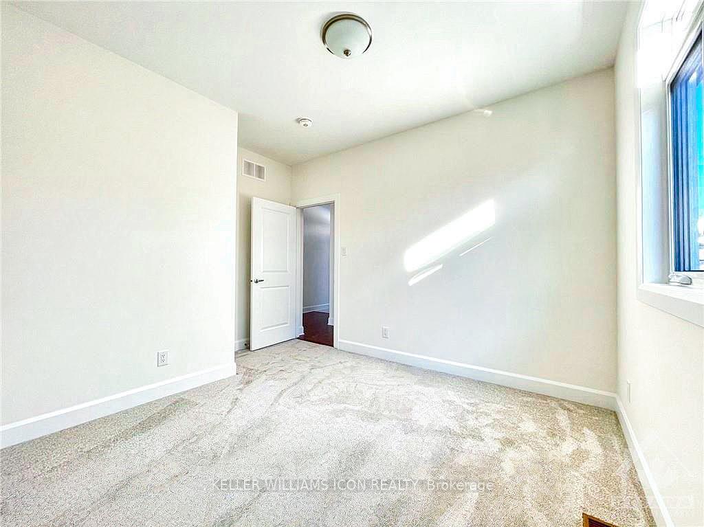 Photo 14 of 754 Meadowridge Circle, Ottawa, Carp — HOMEH