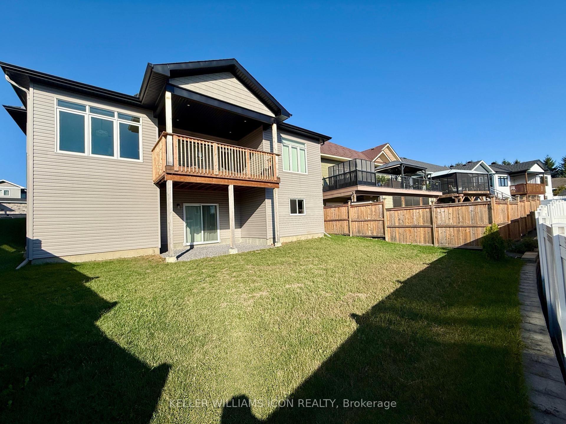 Photo 30 of 754 Meadowridge Circle, Ottawa, Carp — HOMEH
