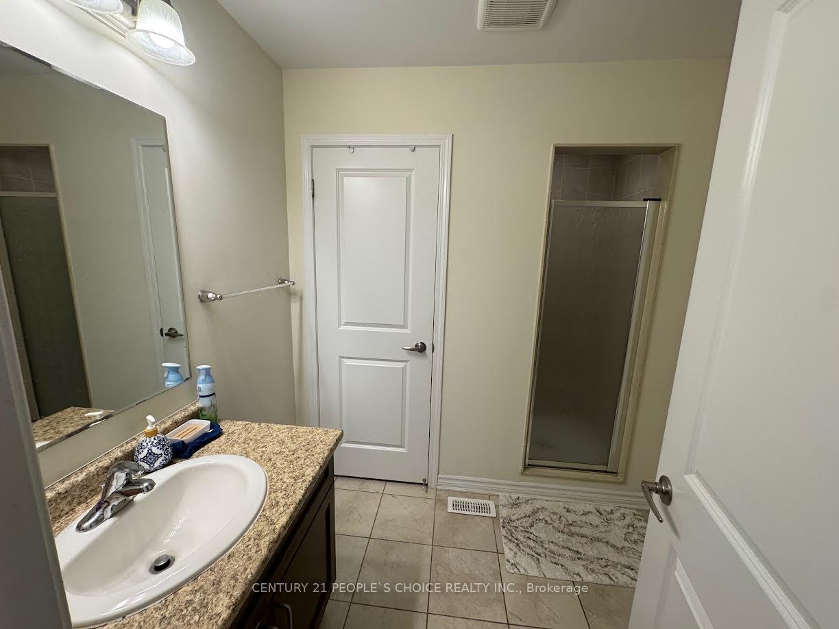 Photo 8 of 74 Quillberry Close, Brampton, Northwest Brampton — HOMEH