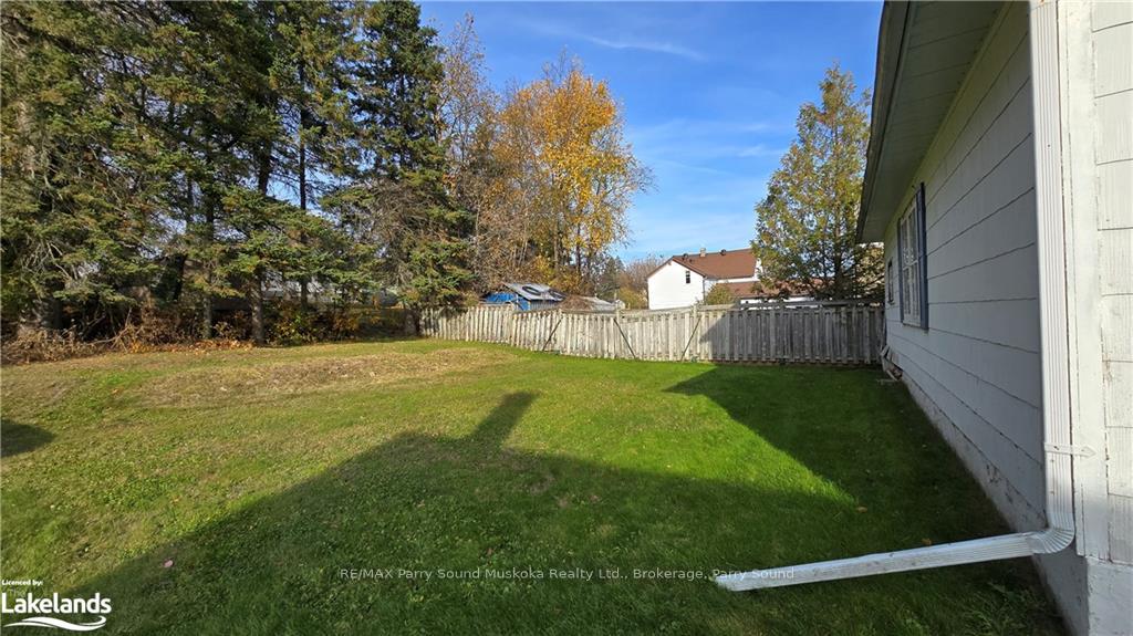 Photo 5 of 155 Huston St Street, Burk's Falls — HOMEH