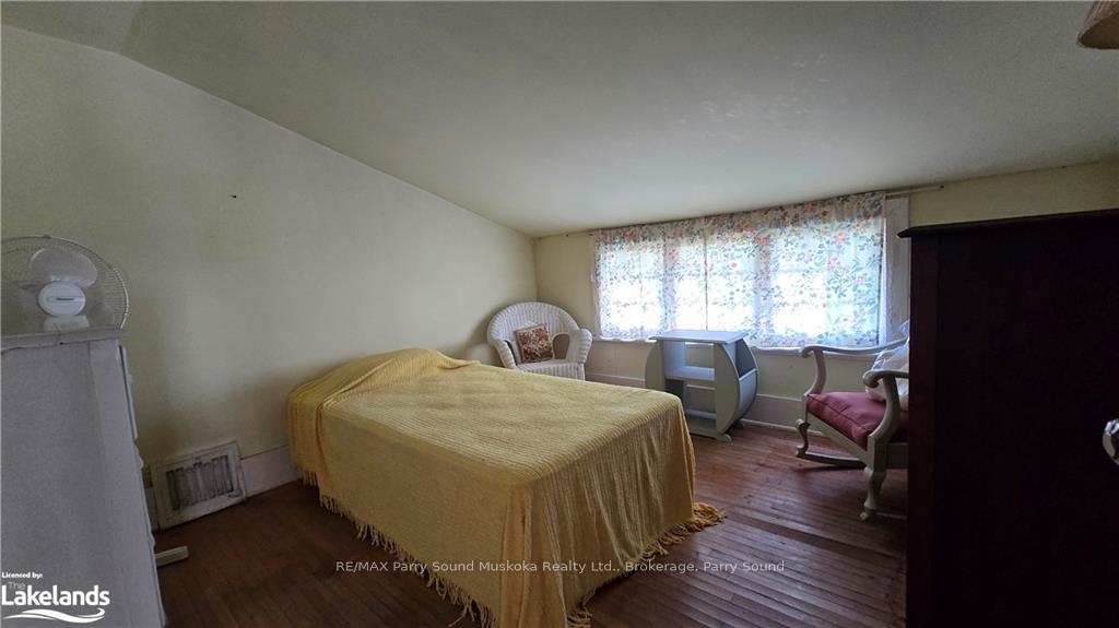 Photo 18 of 155 Huston St Street, Burk's Falls — HOMEH