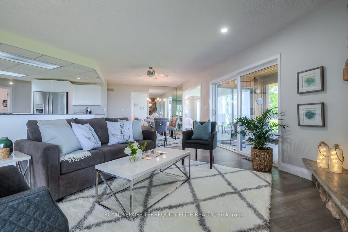 Photo 8 of 40 Ontoro Boulevard, Ajax, South East — HOMEH