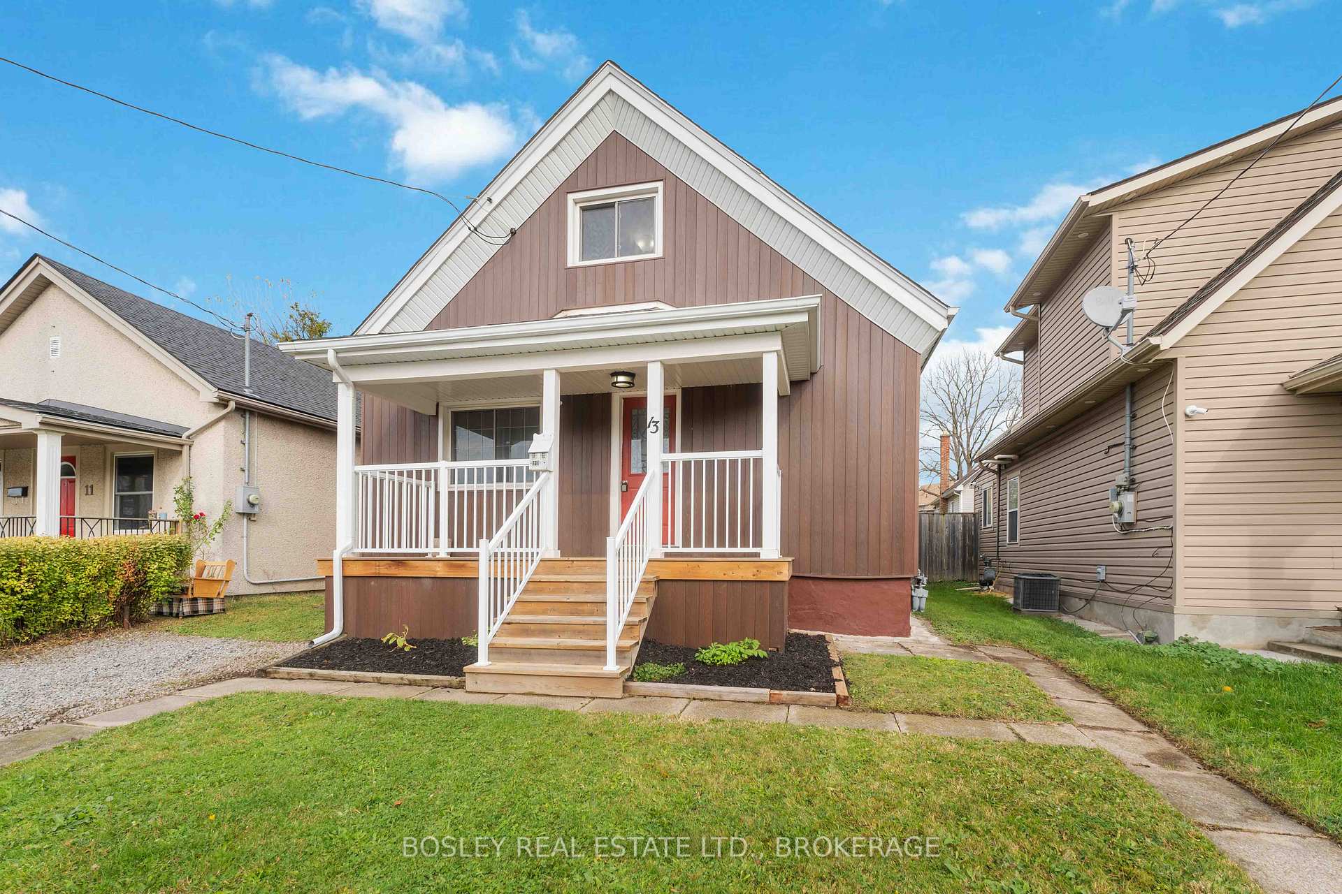 Photo 2 of 13 Herrick Avenue, St. Catharines, E. Chester — HOMEH