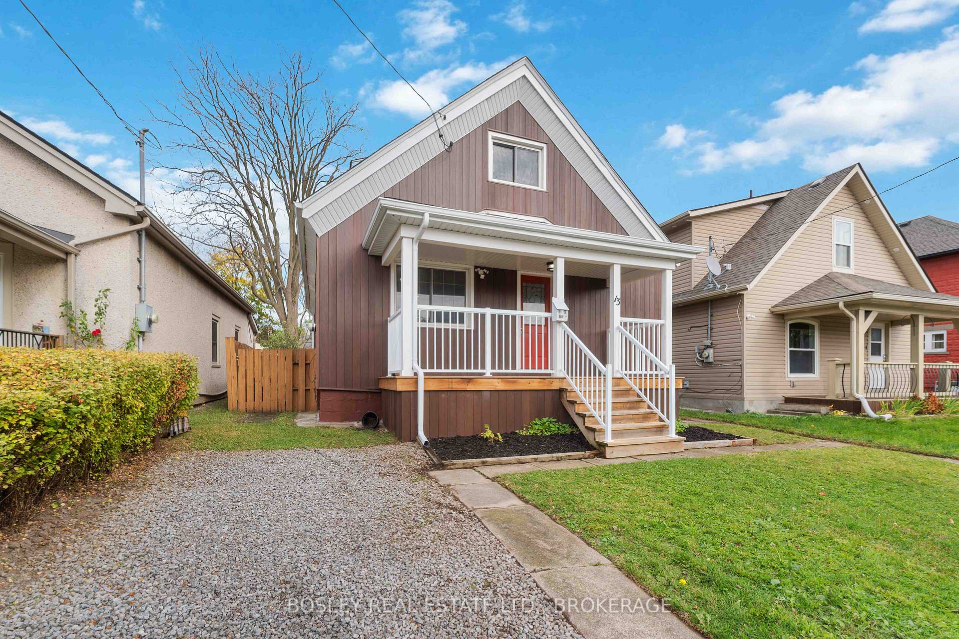 Photo 3 of 13 Herrick Avenue, St. Catharines, E. Chester — HOMEH