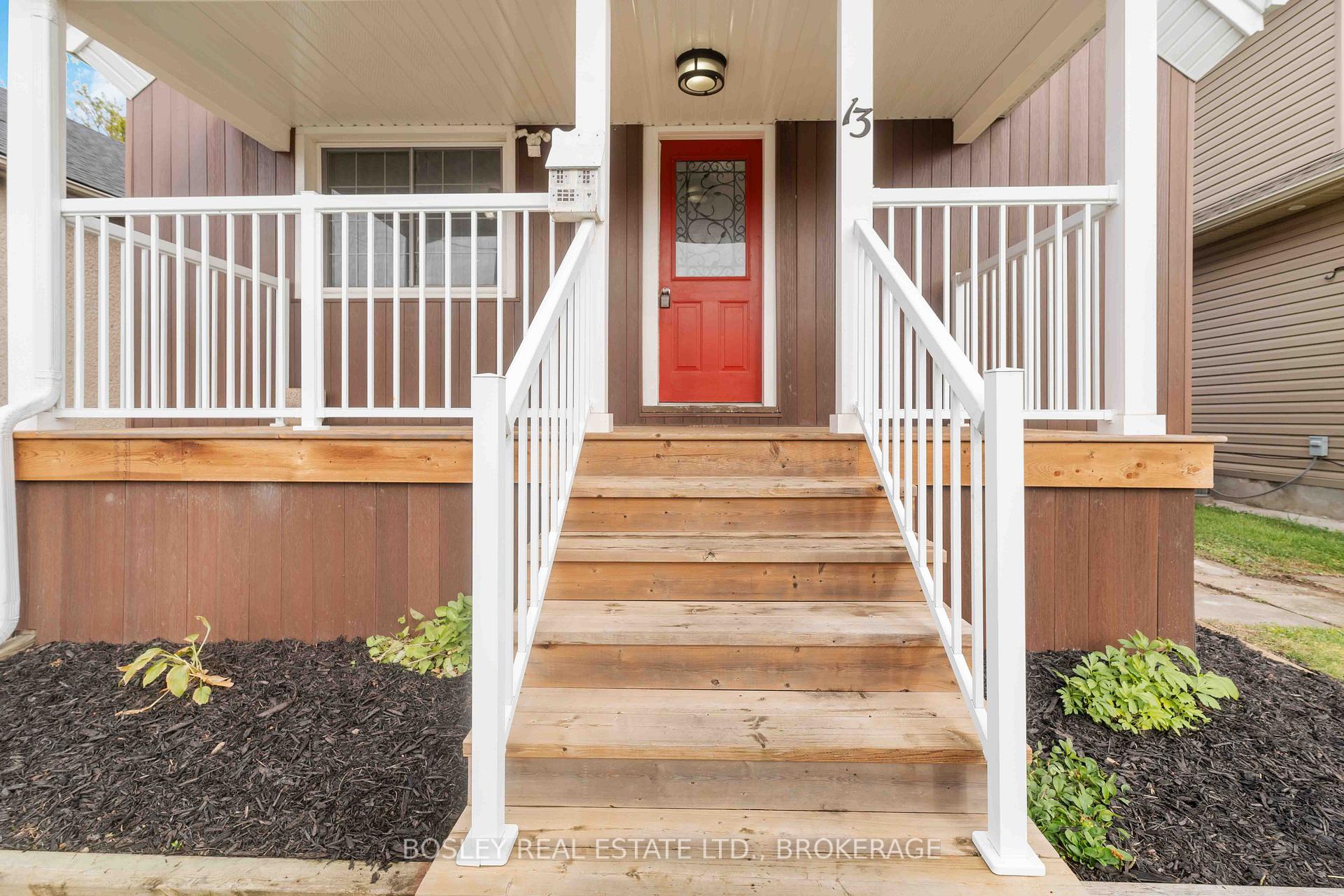 Photo 4 of 13 Herrick Avenue, St. Catharines, E. Chester — HOMEH