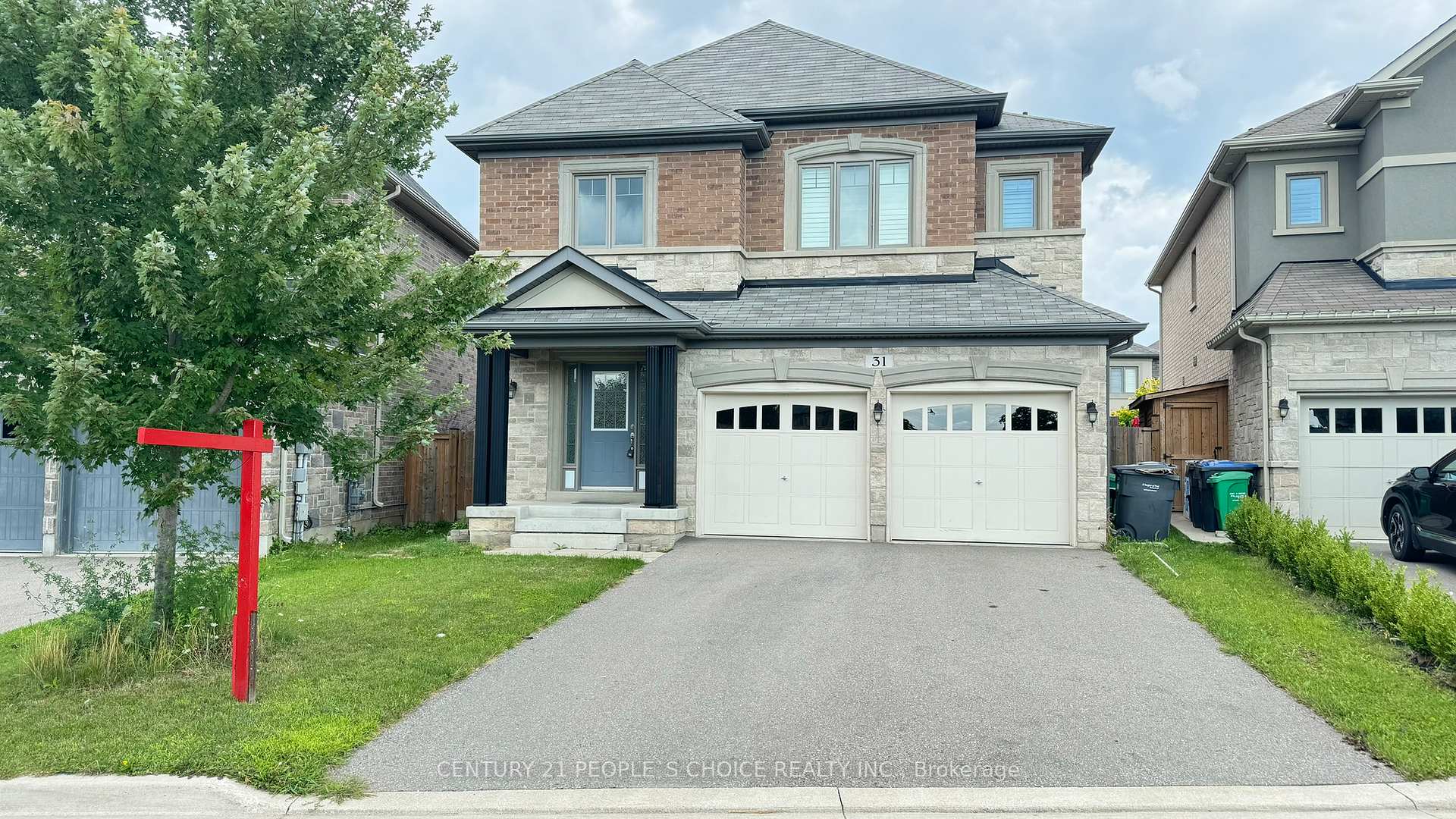 Front of 31 Prairie Creek Crescent