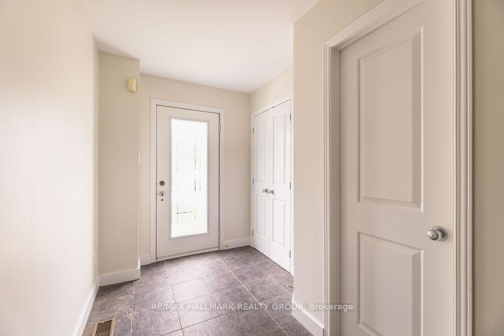 Photo 3 of 510 Burleigh Private, Ottawa, Cyrville — HOMEH