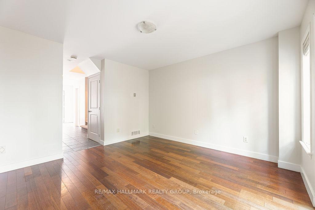 Photo 7 of 510 Burleigh Private, Ottawa, Cyrville — HOMEH
