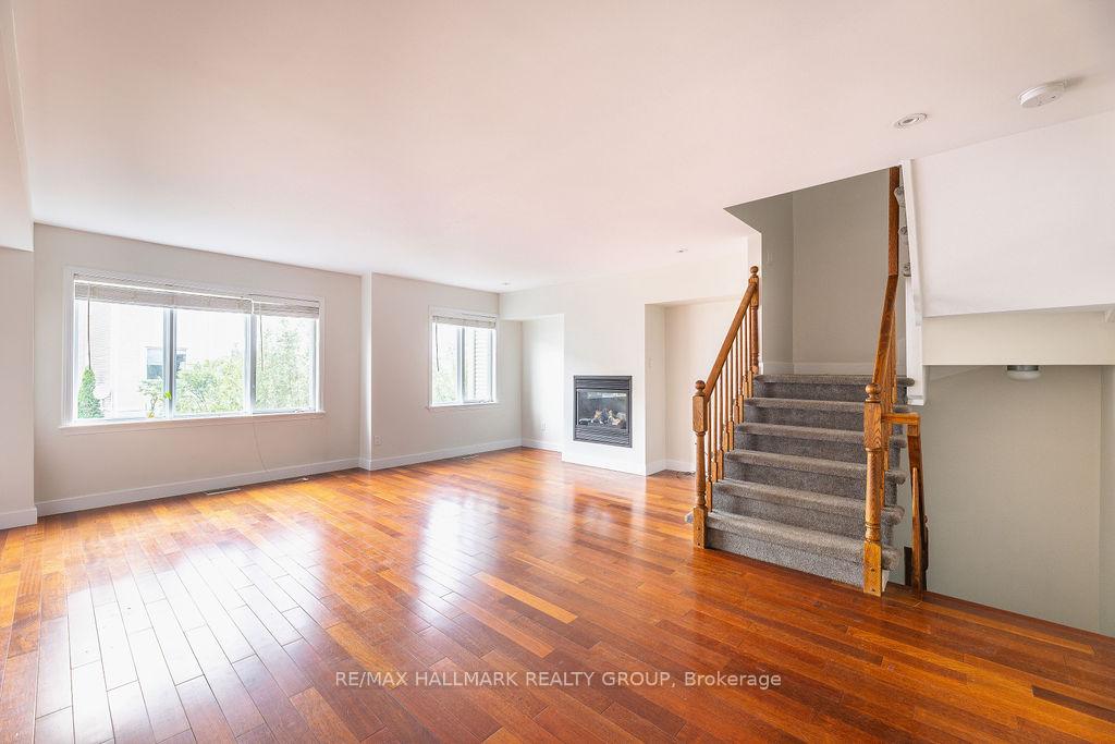 Photo 9 of 510 Burleigh Private, Ottawa, Cyrville — HOMEH