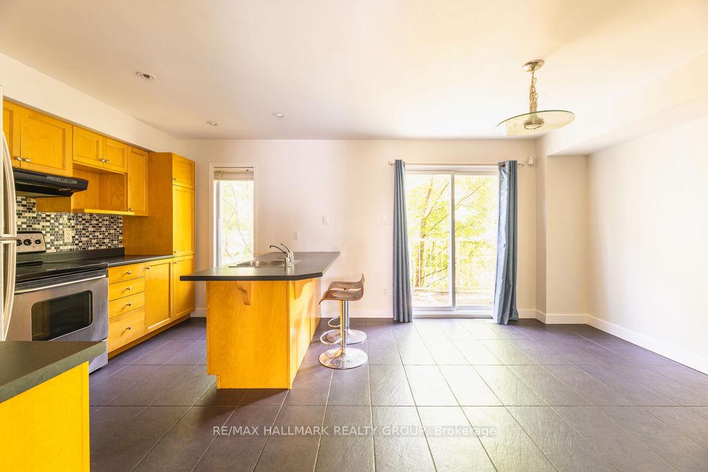 Photo 12 of 510 Burleigh Private, Ottawa, Cyrville — HOMEH