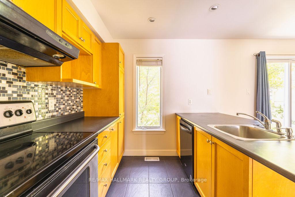 Photo 14 of 510 Burleigh Private, Ottawa, Cyrville — HOMEH