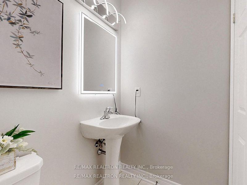 Photo 18 of 64 Gower Crescent, Brampton, Sandringham-Wellington — HOMEH