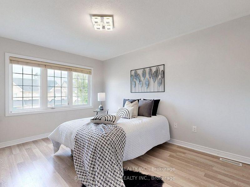 Photo 23 of 64 Gower Crescent, Brampton, Sandringham-Wellington — HOMEH