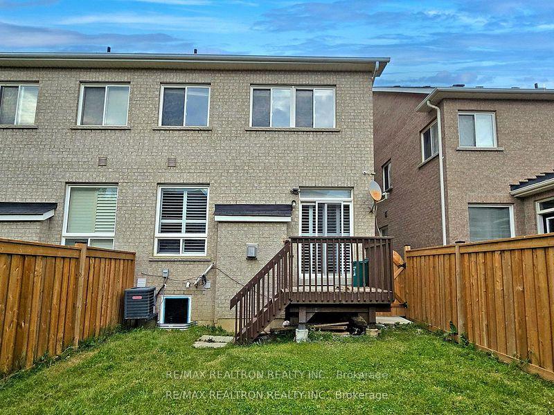 Photo 25 of 64 Gower Crescent, Brampton, Sandringham-Wellington — HOMEH